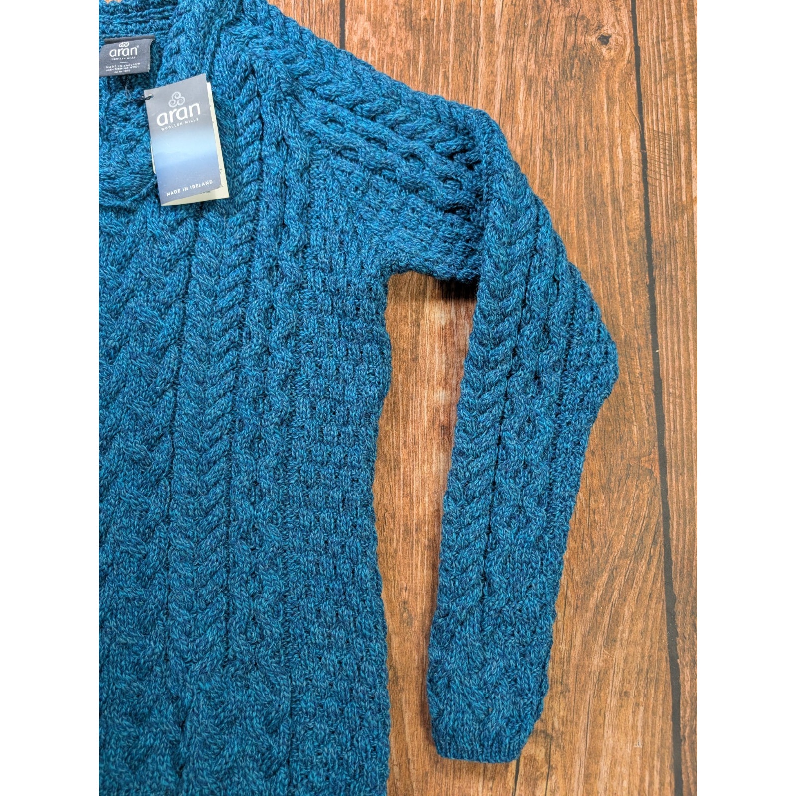 Nwt Aran Woollen Mills 100% Merino Cable-Knit Sweater Teal Blue Green V Neck — image 3 of 8